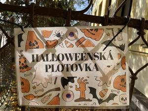 Halloweenská plotovka